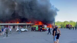 Ucrania | Un ataque ruso a un centro comercial deja al menos 13 muertos