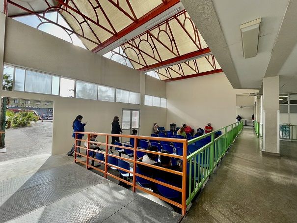 Iquique | Hospital acondiciona nueva sala de espera en la unidad de Urgencia