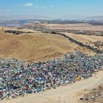 Municipios de Iquique y Alto Hospicio en la mira por Tribunal Ambiental por botaderos ilegales de ropa en el desierto