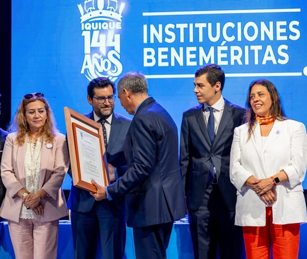 Entrega de la distincion