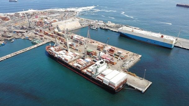 Cifra récord de los últimos 15 años | Puerto de Iquique cierra el 2023 con másde 3 millones de toneladas movilizadas 1 DJI 0198