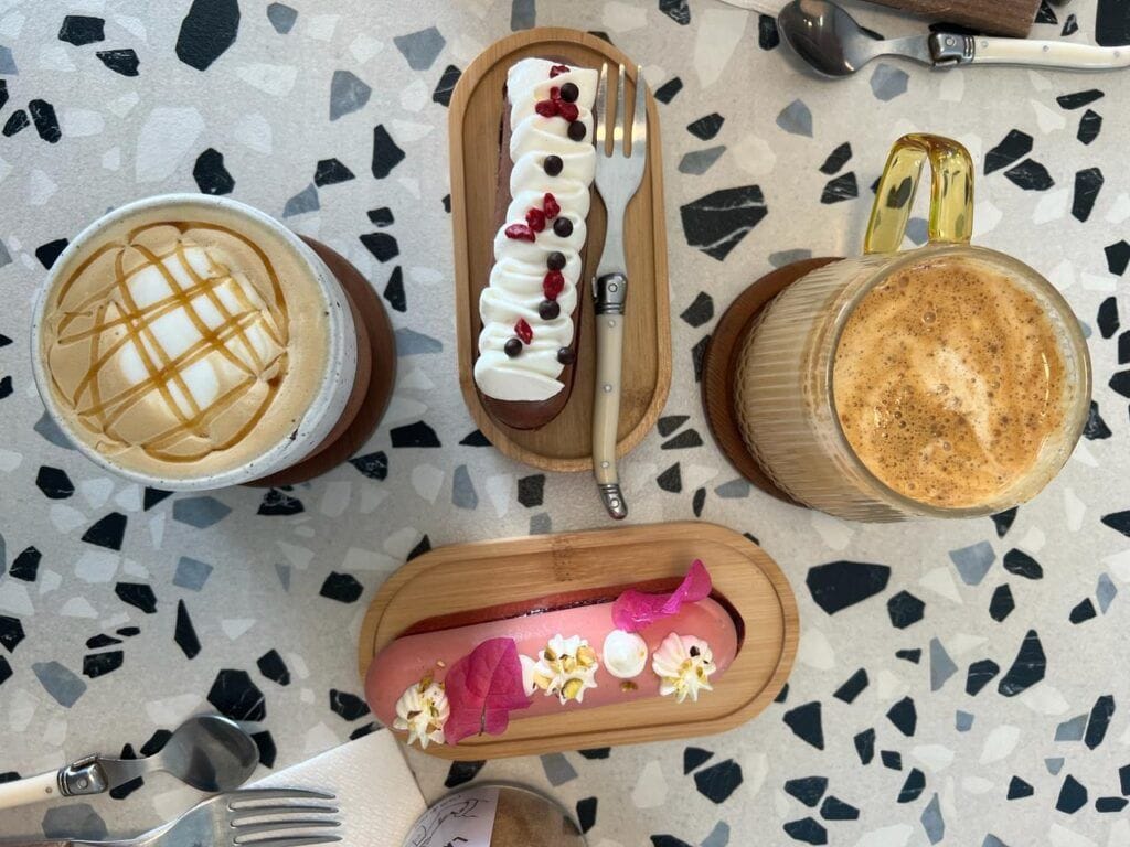 Caffe y pasteleria