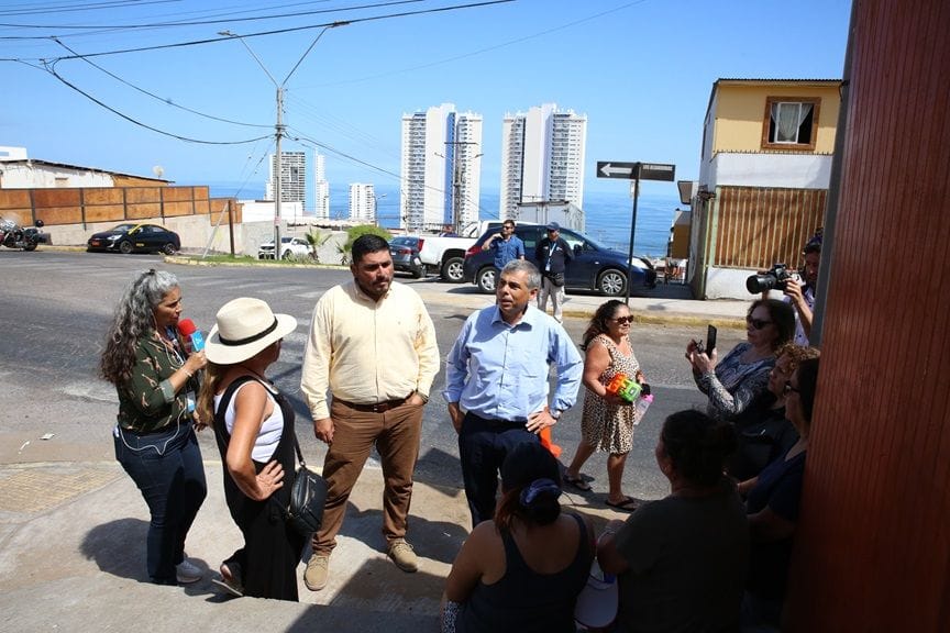 Para tranquilidad de los vecinos del sector Huantajaya 3, municipio retira “Rucos” y 50 toneladas de basuras 2 IMI RETIRA RUCOS Y BASURA CERRO DRAGON 7