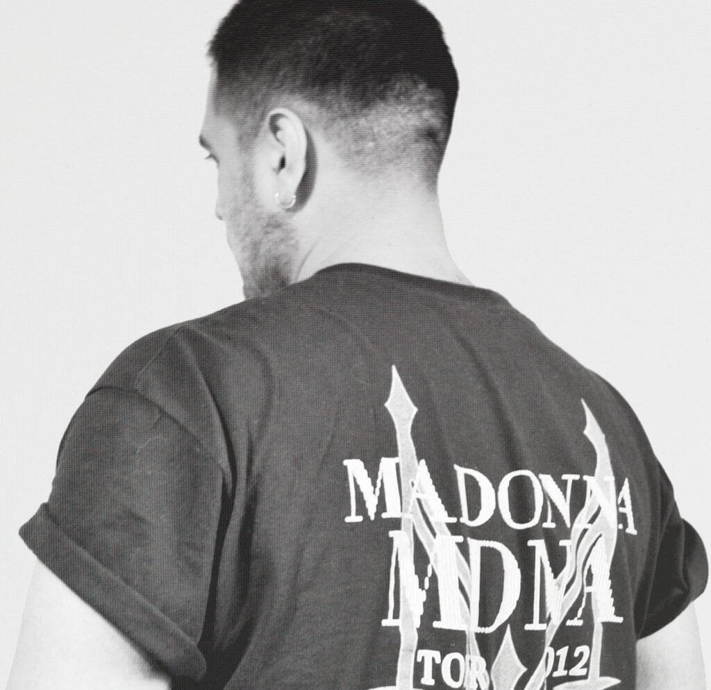 Matideys, el artista que muestra el Iquique nocturno en su primer videoclip 1 Matideys 3