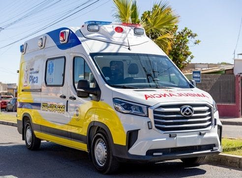 Collahuasi y Municipalidad de Pica se unen para reforzar la atención de emergencia comunal con nueva y moderna ambulancia 3 Ambulancia