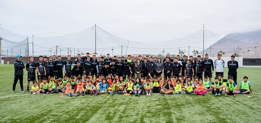 Más de 200 niños y jóvenes de localidades del borde costero sur de Iquique participaron en clínicas deportivas 2 Clinica Chanavayita 2