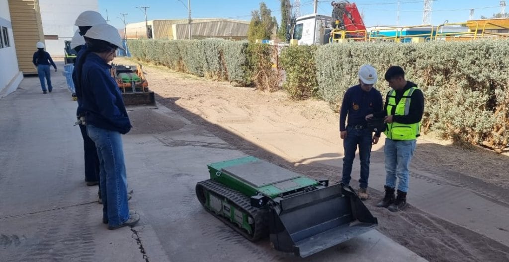 Jóvenes del Liceo de Pica se vinculan con empresas de la industria local y Collahuasi a través de innovador plan de prácticas 1 Practicas 2025 Pica 5