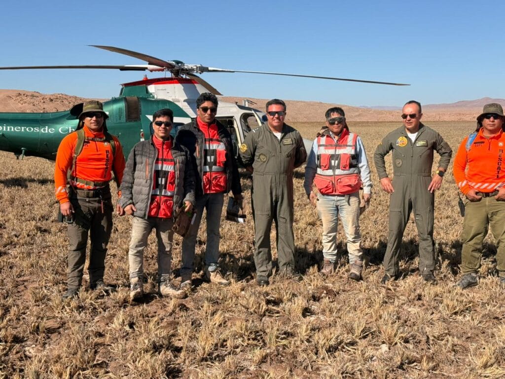 Operativo de Carabineros permitió rescatar a tres trabajadores extraviados 1 recate carabienros 2