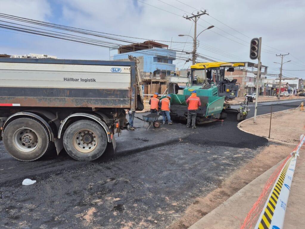 Avanzan obras de pavimentación en los sectores Cerro Tarapacá y El Boro tras renovación de redes sanitarias 2 Cerro tarapaca 2