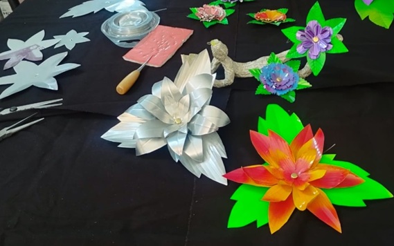 Sala de Arte Casa Collahuasi invita a vivir las tradiciones de La Tirana con talleres gratuitos para la comunidad 1 Flores de Lata 01