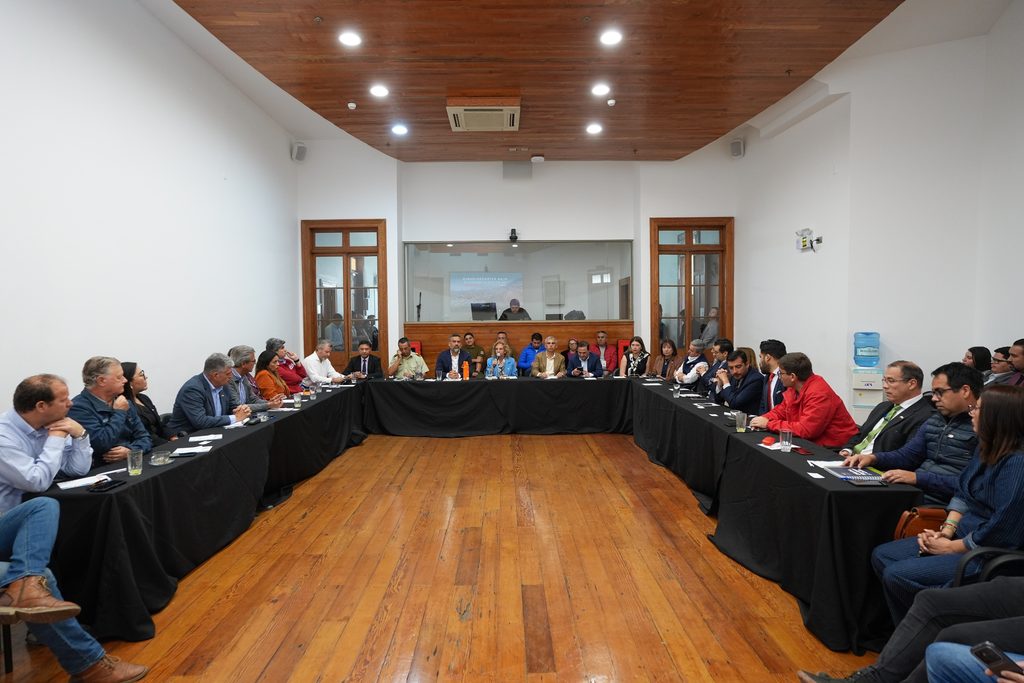 Reunion con autoridades