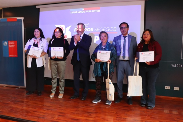 Organizaciones sociales recibieron más de $87 millones para proyectos financiados por Segegob 2 ceremonia ffoip tarapaca 1